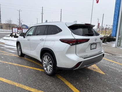 used 2024 Toyota Highlander car, priced at $53,995