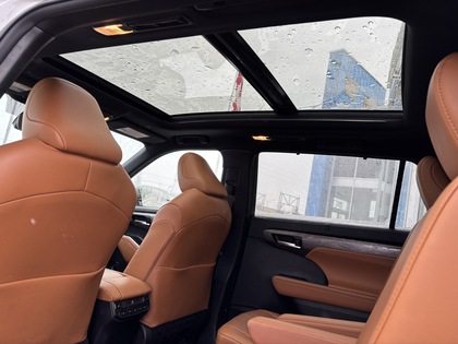 used 2024 Toyota Highlander car, priced at $53,995