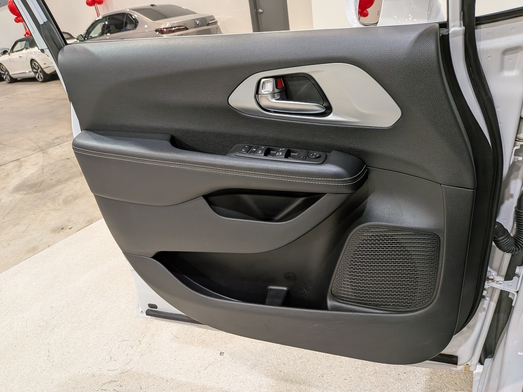 Chrysler Pacifica 2022