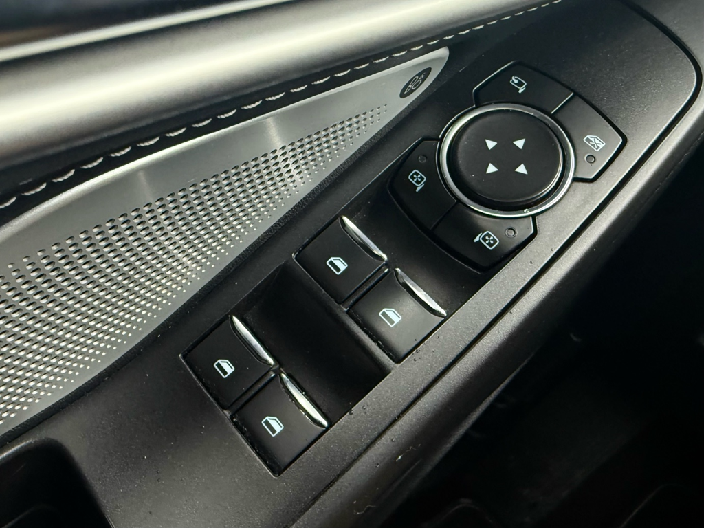 2020 Ford Explorer - Gallery image 10