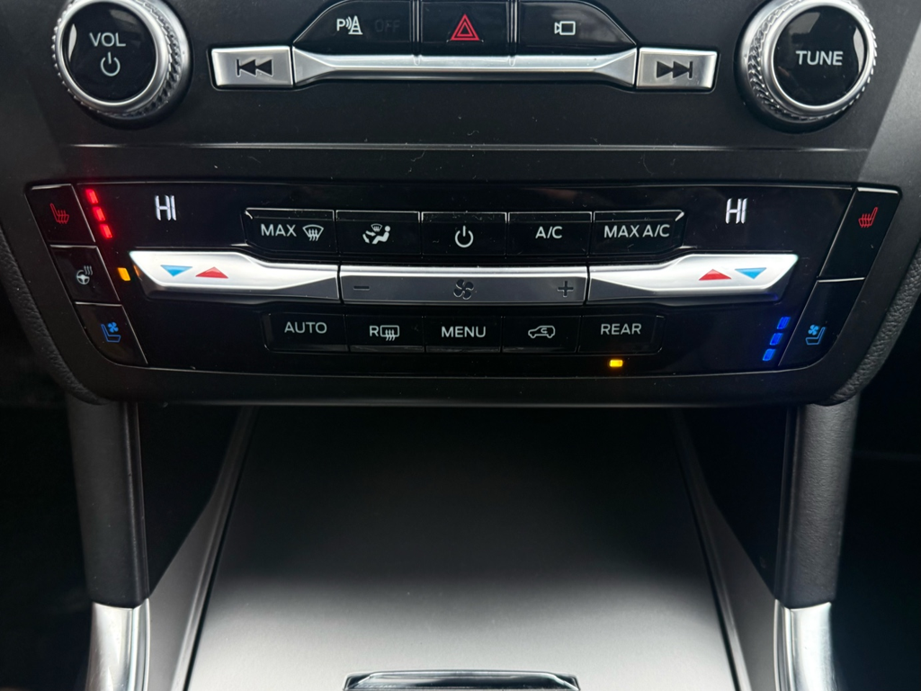 2020 Ford Explorer - Gallery image 20