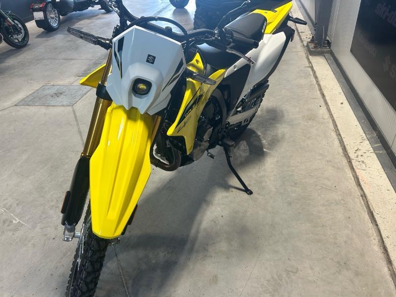 2025 Suzuki DR-Z400S CHAMPION YELLOW NO2