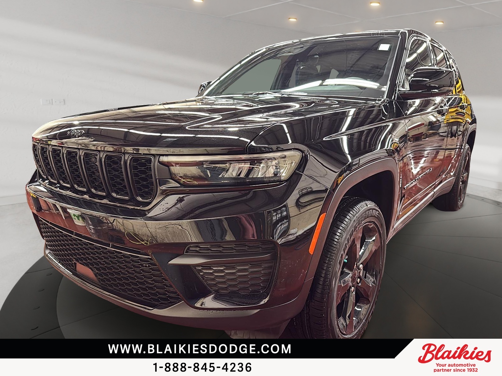 Black 2025 Jeep Grand Cherokee Altitude 4WD SUV / Crossover Four-Wheel Drive 8-Speed Automatic