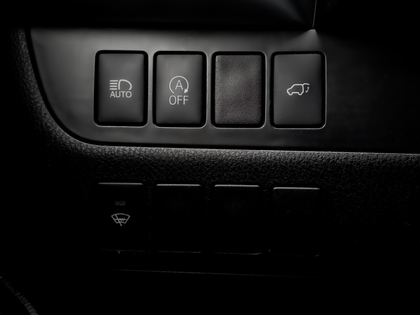 used 2018 Toyota Highlander car, priced at $25,995