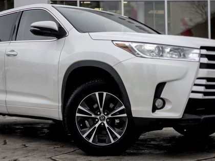 used 2018 Toyota Highlander car, priced at $25,995