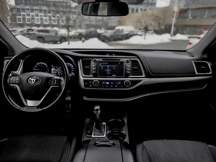 used 2018 Toyota Highlander car, priced at $25,995
