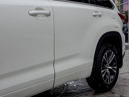 used 2018 Toyota Highlander car, priced at $25,995