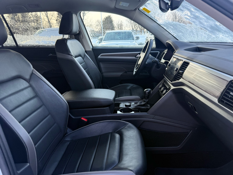 2023 Volkswagen Atlas - Gallery image 22