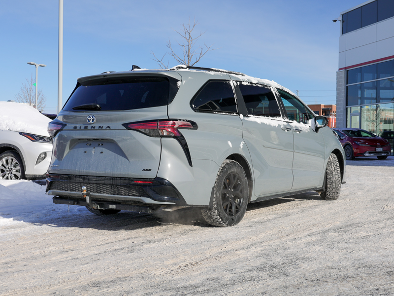 2025 Toyota Sienna - Gallery image 2