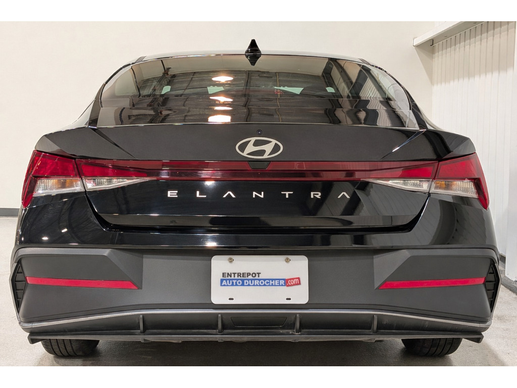 Hyundai Elantra 2024