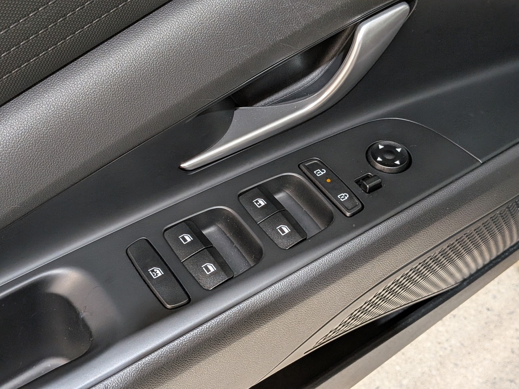 Hyundai Elantra 2024