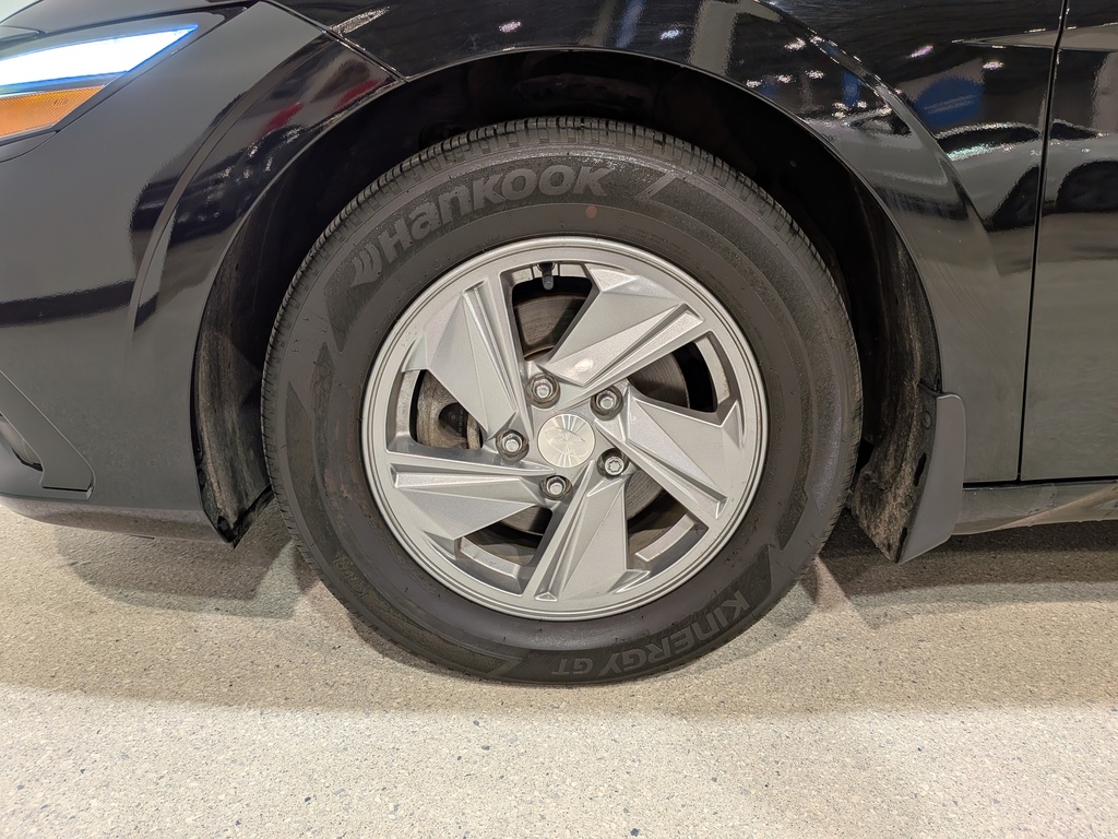 Hyundai Elantra 2024