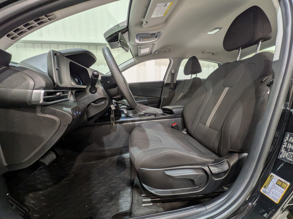 Hyundai Elantra 2024