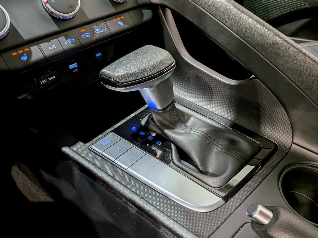 Hyundai Elantra 2024