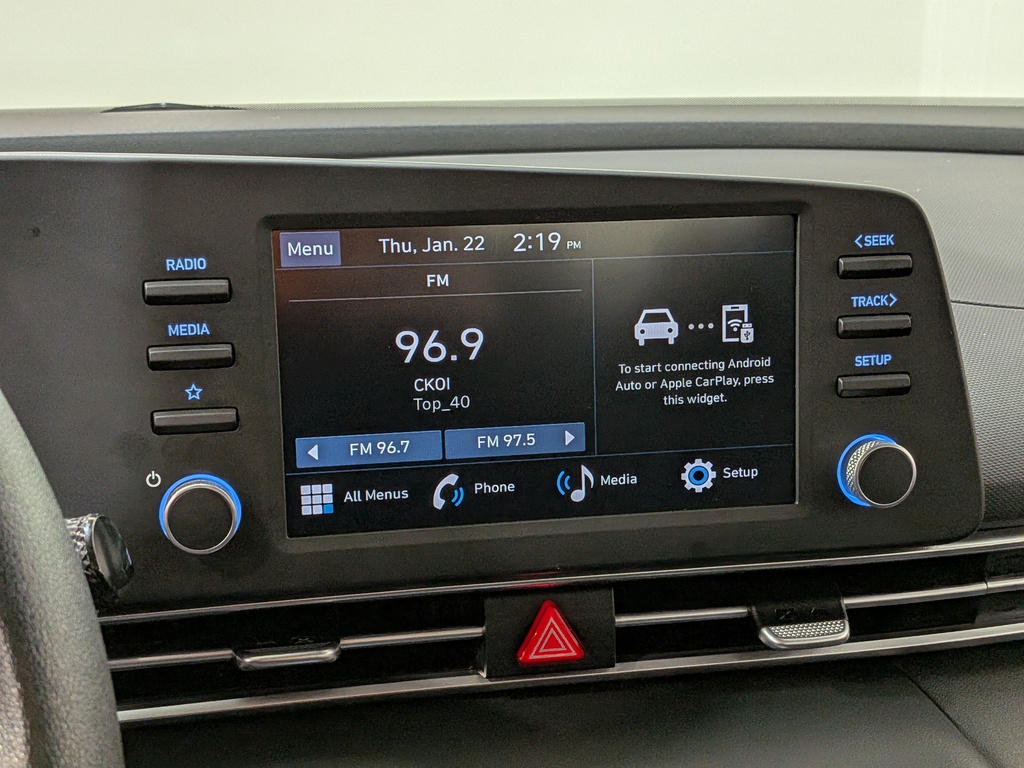 Hyundai Elantra 2024