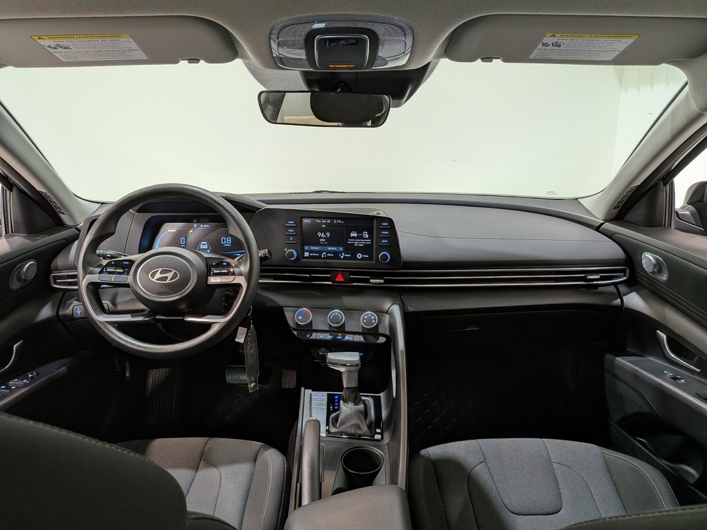 Hyundai Elantra 2024