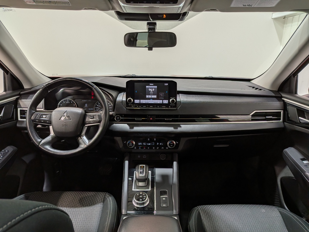 Mitsubishi Outlander 2023