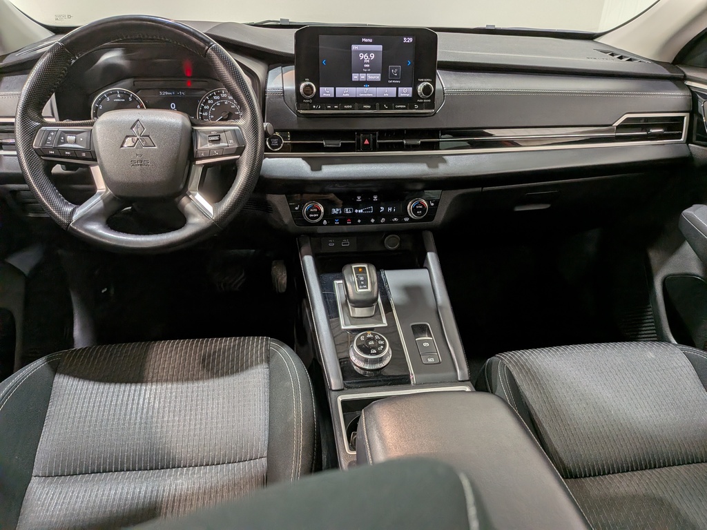 Mitsubishi Outlander 2023