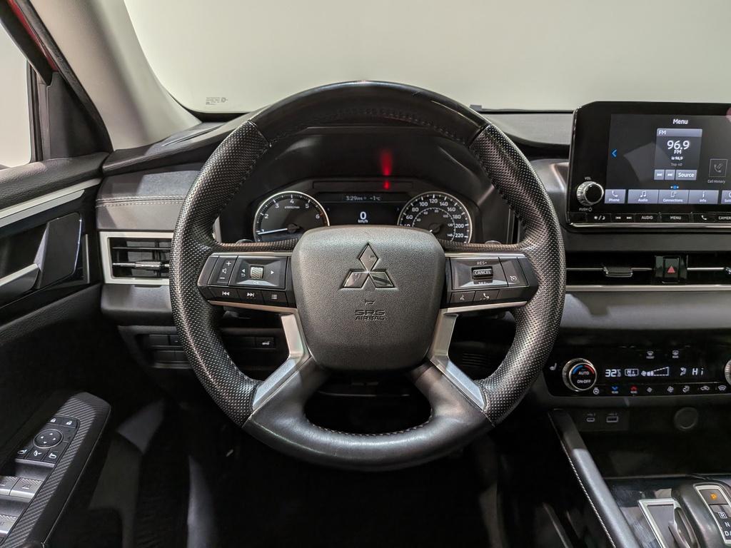 Mitsubishi Outlander 2023