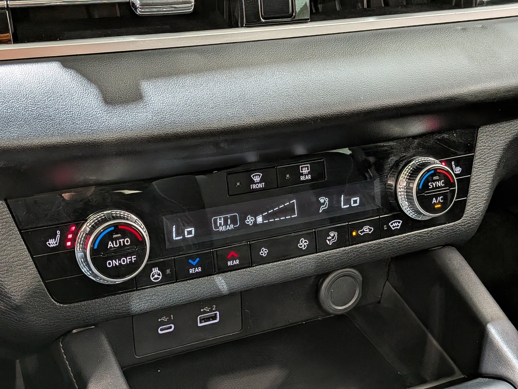 Mitsubishi Outlander 2023