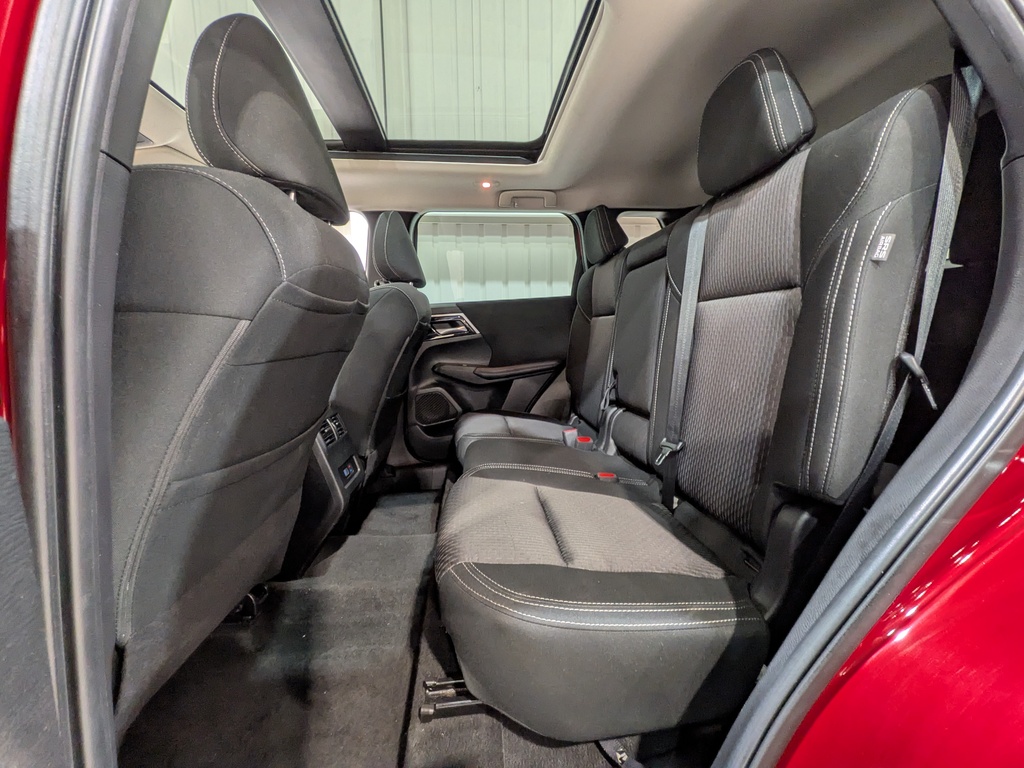 Mitsubishi Outlander 2023