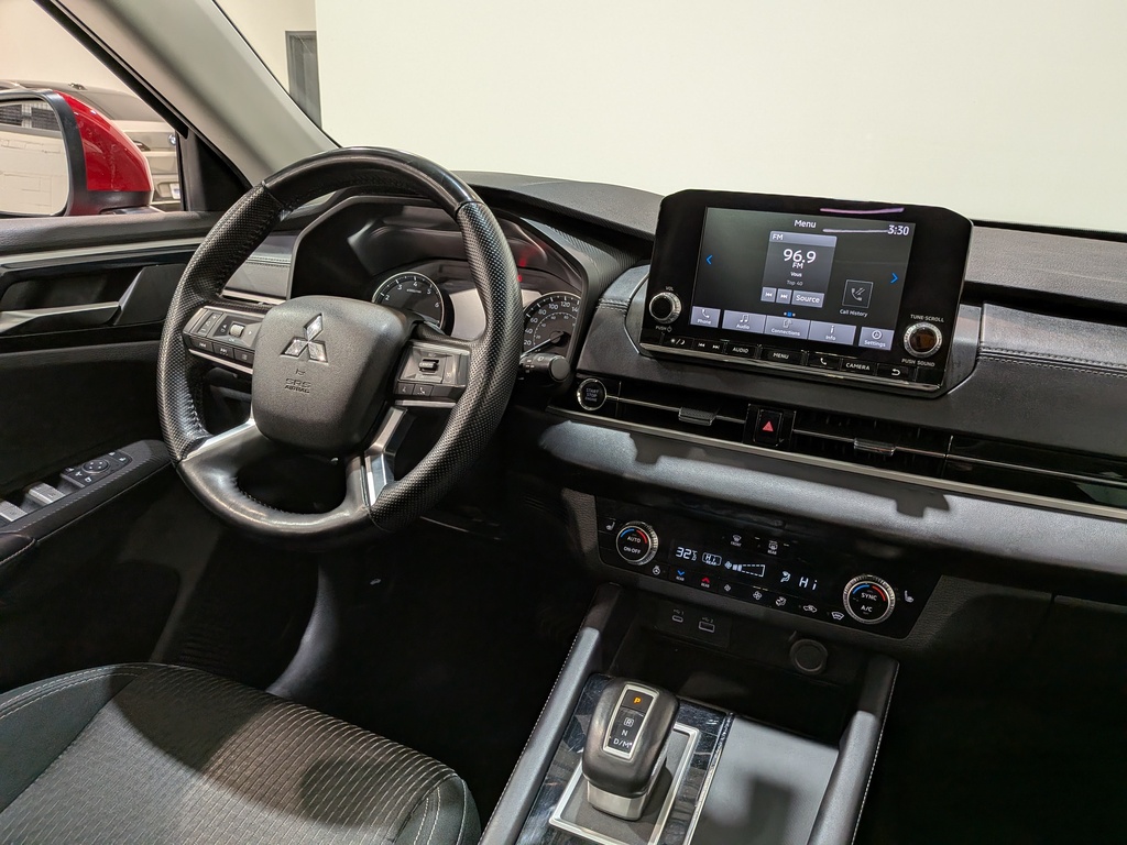 Mitsubishi Outlander 2023