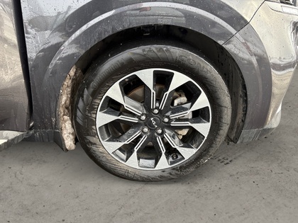 used 2024 Kia Carnival car, priced at $44,095