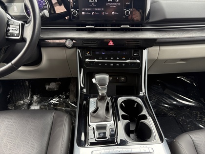 used 2024 Kia Carnival car, priced at $44,095