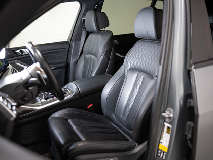 used 2024 BMW X7 car, priced at $80,900