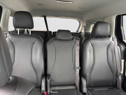 used 2024 Kia Carnival car, priced at $44,095