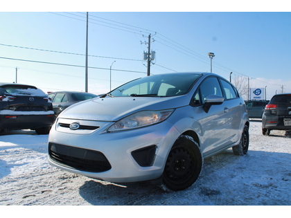 Gray 2013 Ford Fiesta SE Hatchback Hatchback Front-Wheel Drive Manual