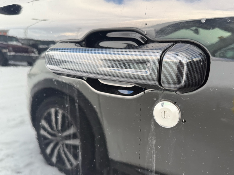 2023 Jeep Gladiator - Gallery image 9