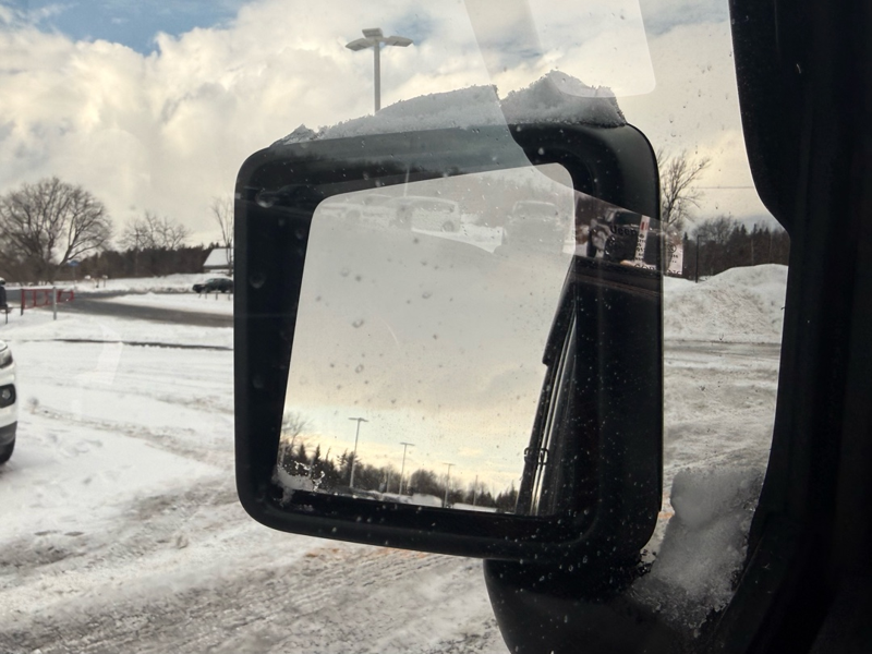 2023 Jeep Gladiator - Gallery image 10