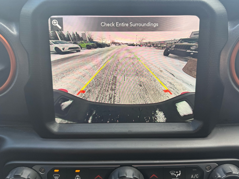 2023 Jeep Gladiator - Gallery image 18