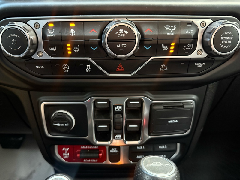 2023 Jeep Gladiator - Gallery image 19