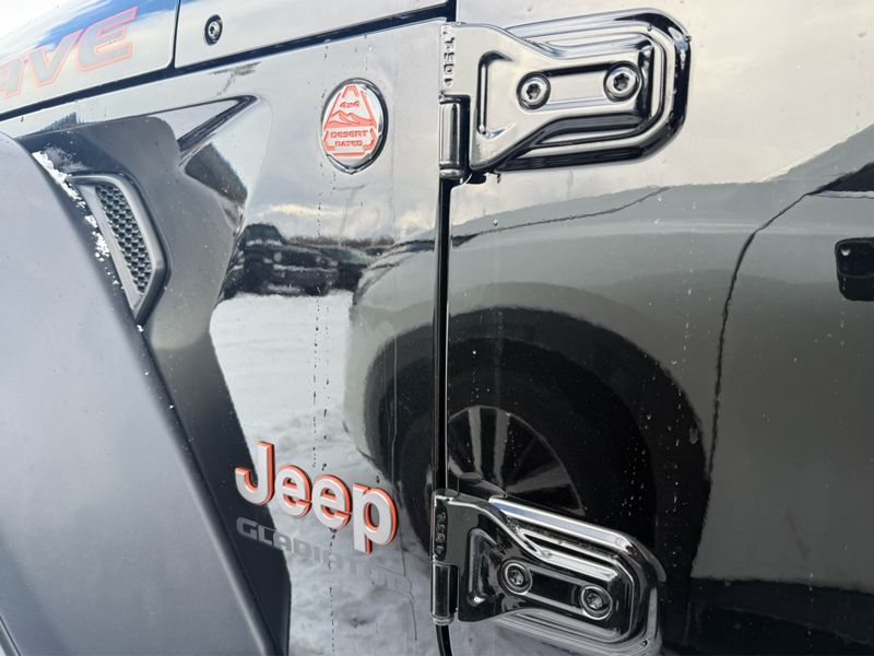 2023 Jeep Gladiator - Gallery image 8