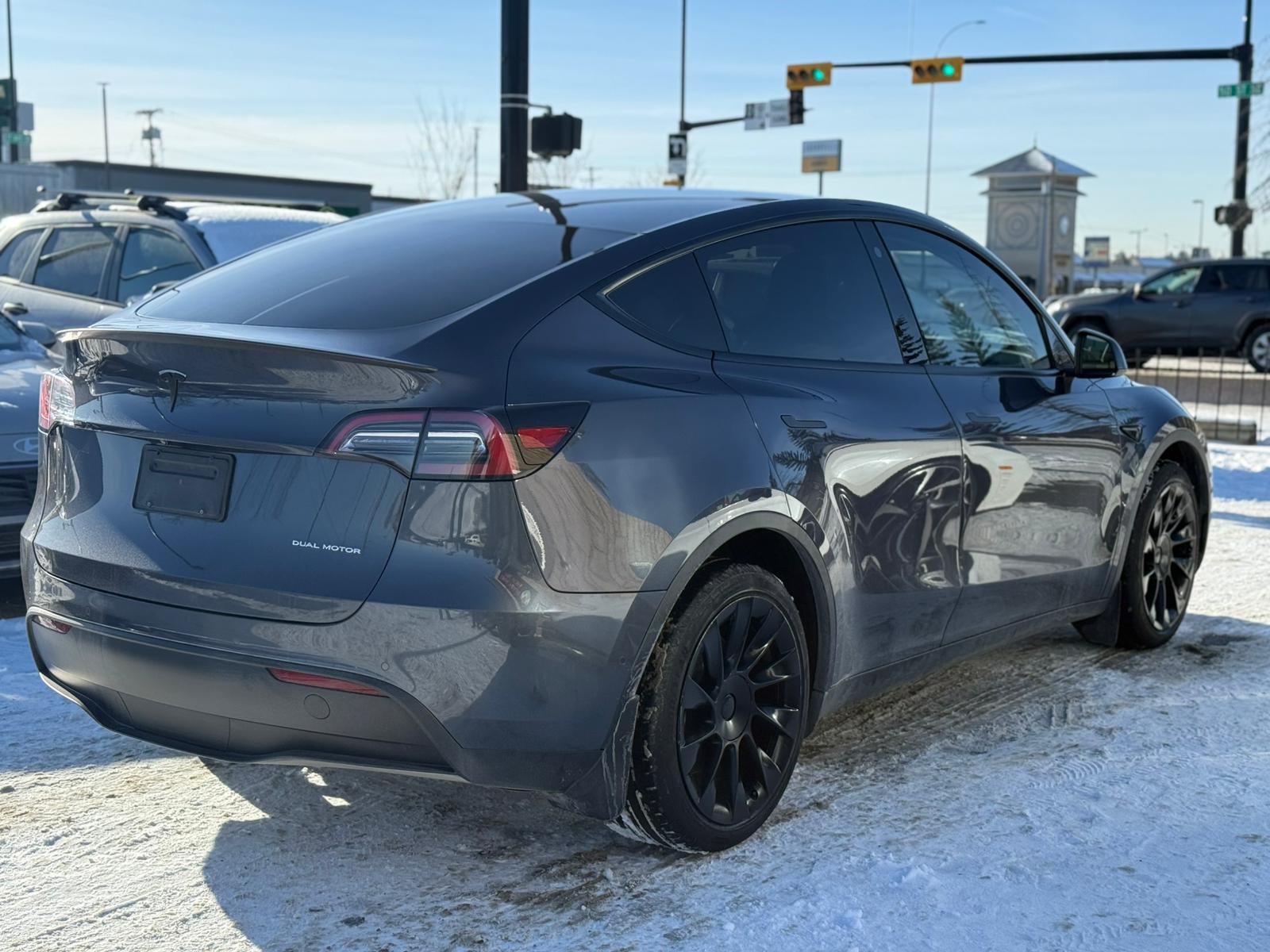 2022 Tesla Model Y — view 4