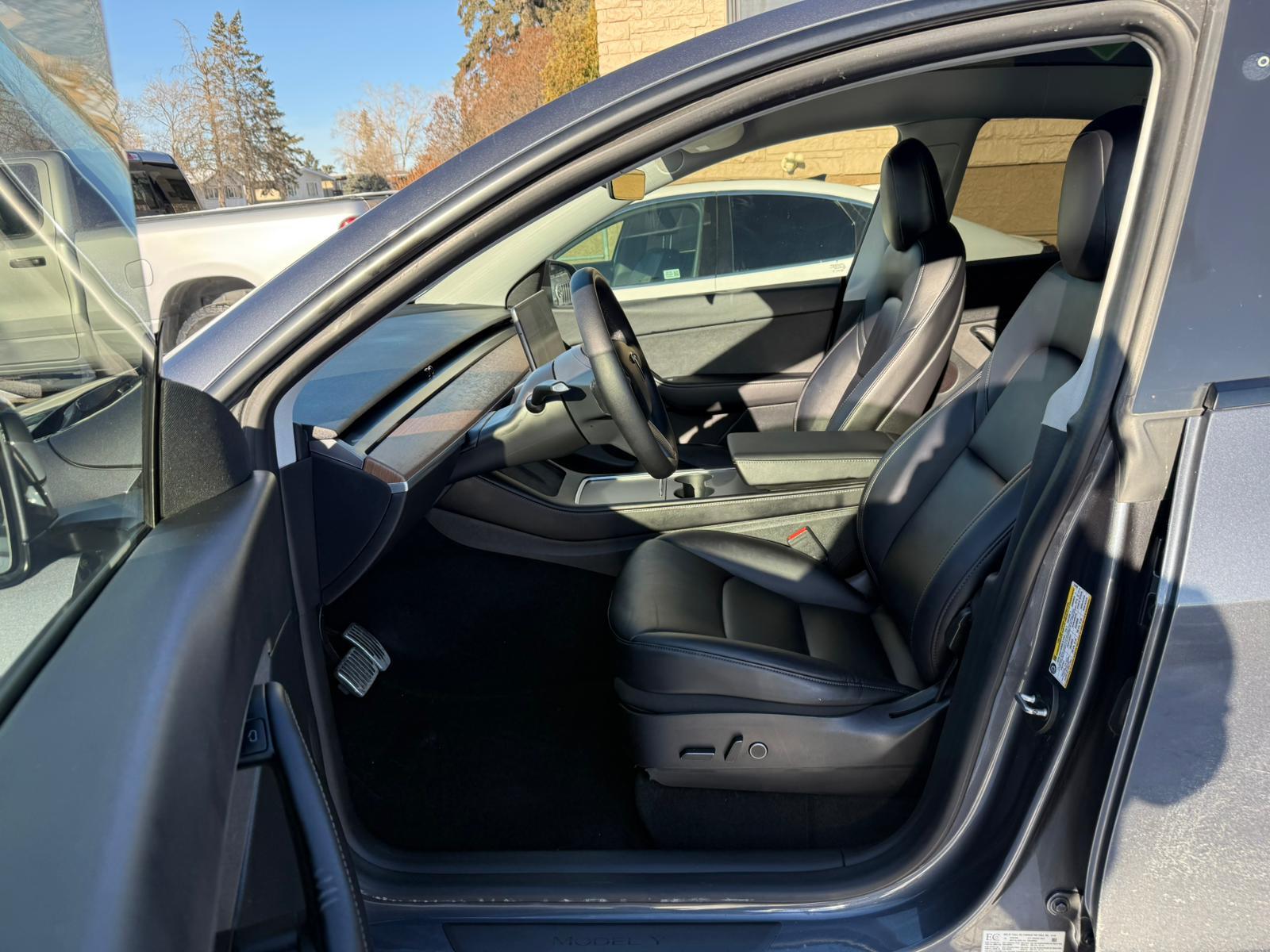 2022 Tesla Model Y — view 8