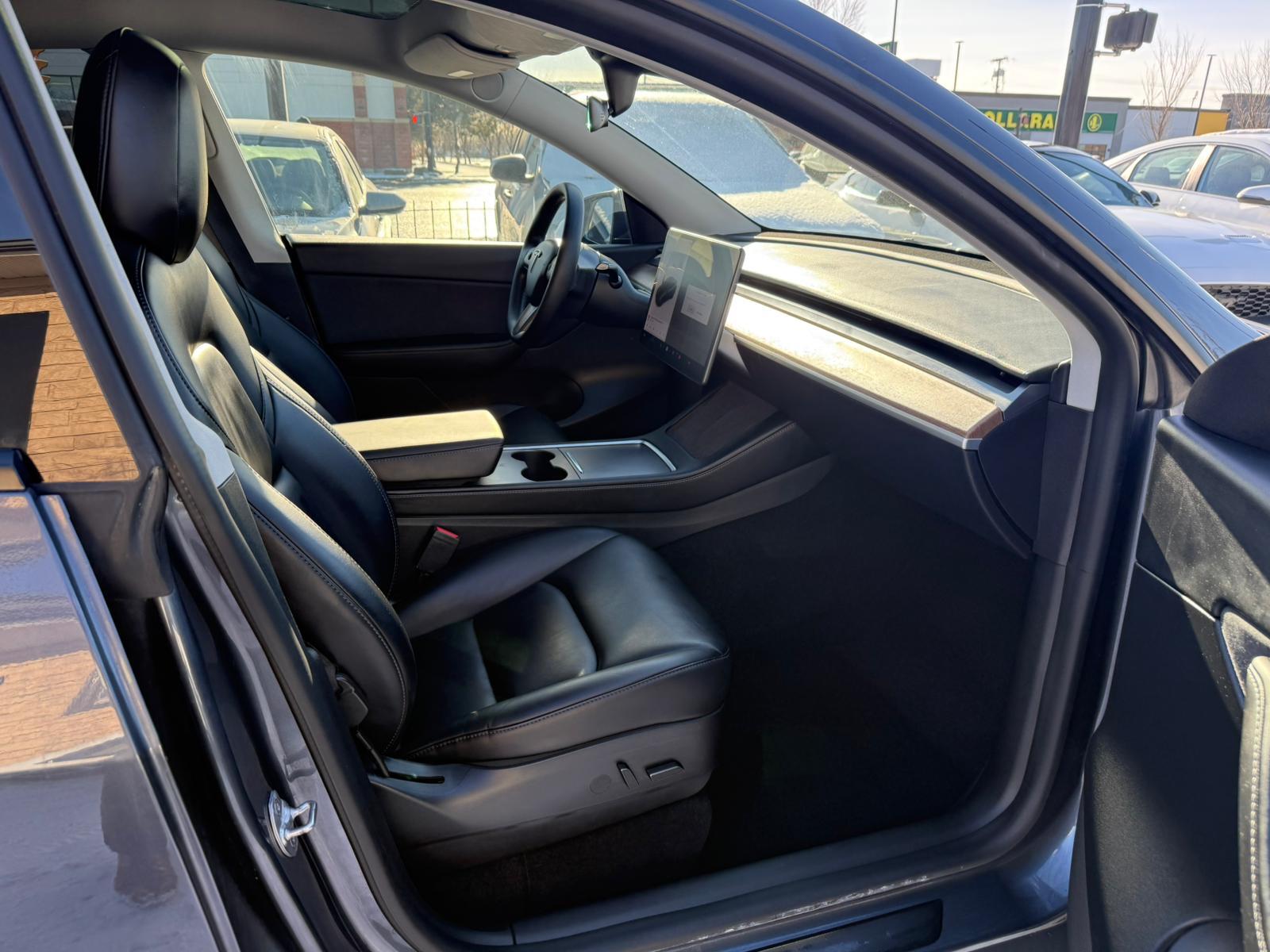 2022 Tesla Model Y — view 9