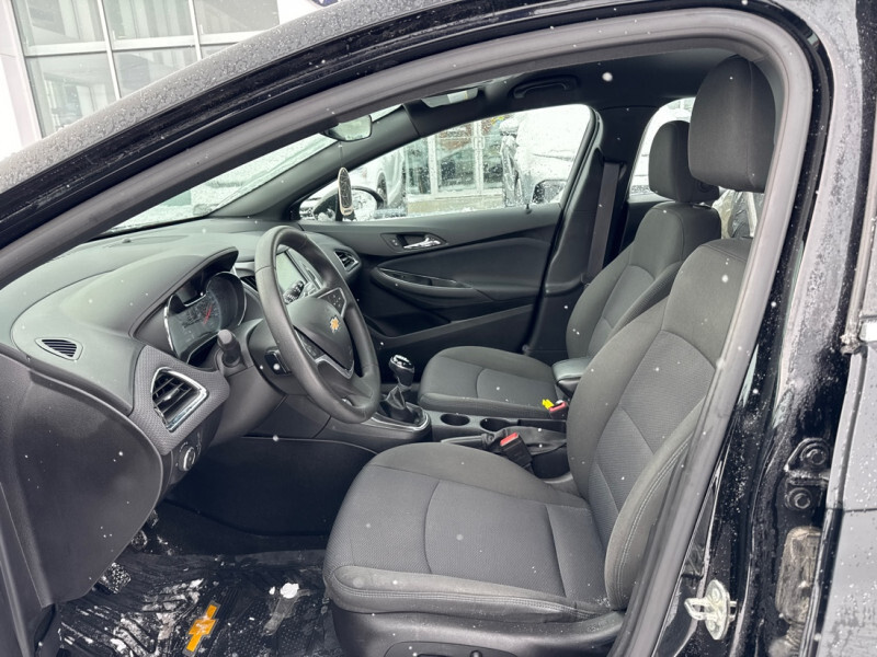 2017 Chevrolet Cruze - Gallery image 10