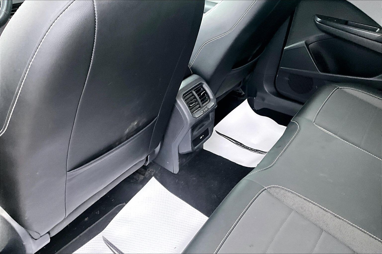 2022 VOLKSWAGEN TAOS