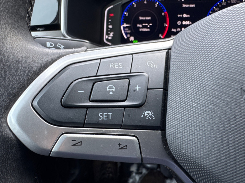 2025 Volkswagen Taos - Gallery image 16