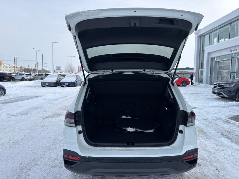 2025 Volkswagen Taos - Gallery image 9