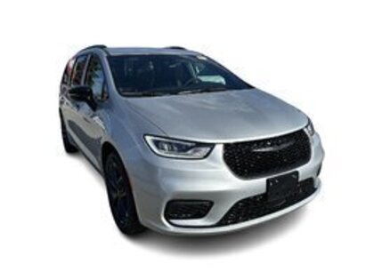 used 2026 Chrysler Pacifica car, priced at $53,990