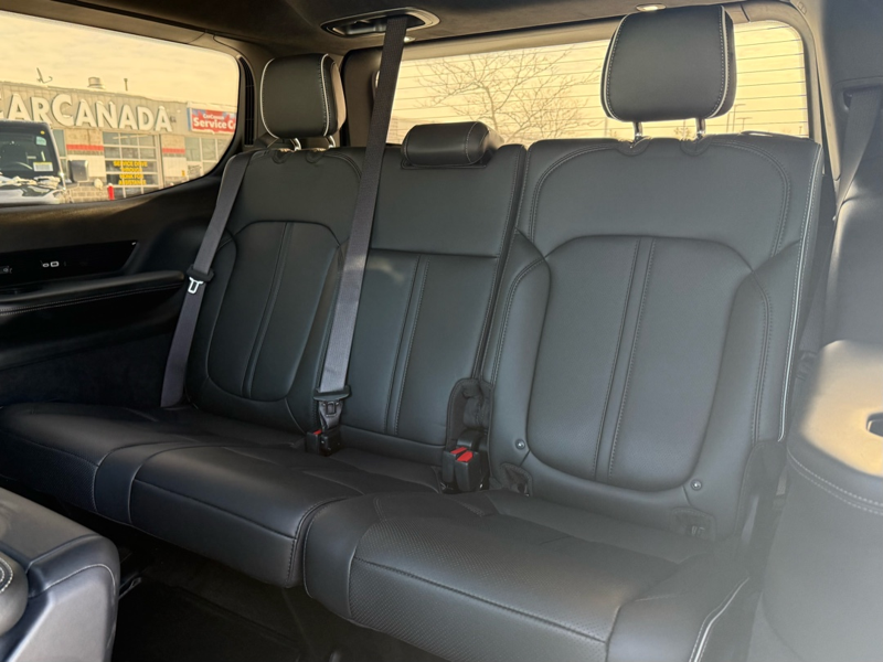 2023 Jeep Grand Wagoneer - Gallery image 36
