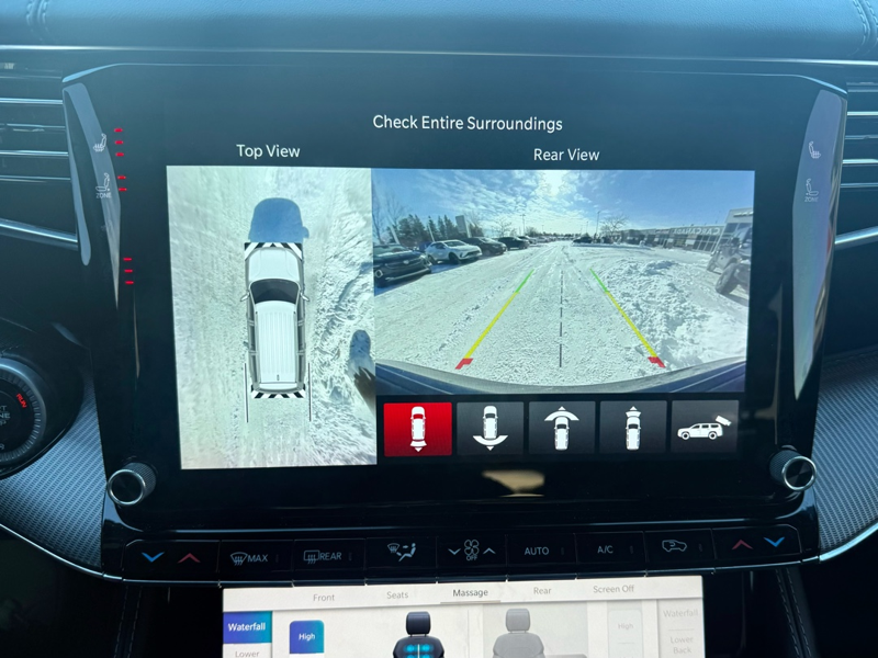 2023 Jeep Grand Wagoneer - Gallery image 21