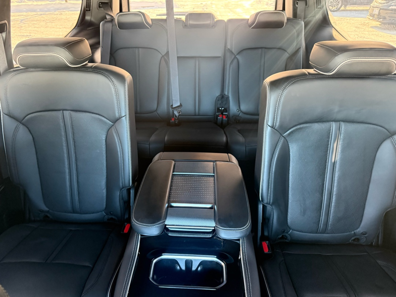 2023 Jeep Grand Wagoneer - Gallery image 31