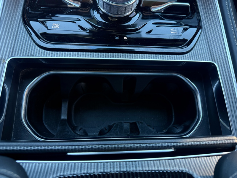 2023 Jeep Grand Wagoneer - Gallery image 23