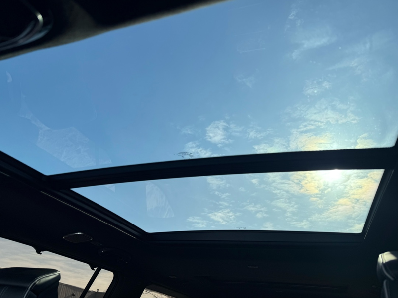 2023 Jeep Grand Wagoneer - Gallery image 24