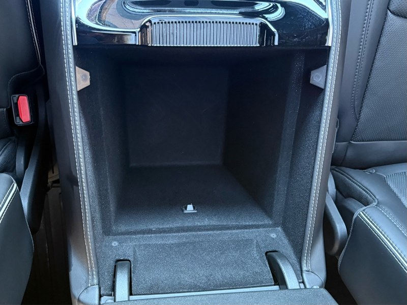 2023 Jeep Grand Wagoneer - Gallery image 34